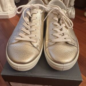 Ecco Women's Gold Sneakers  size 10-10.5.   NWT